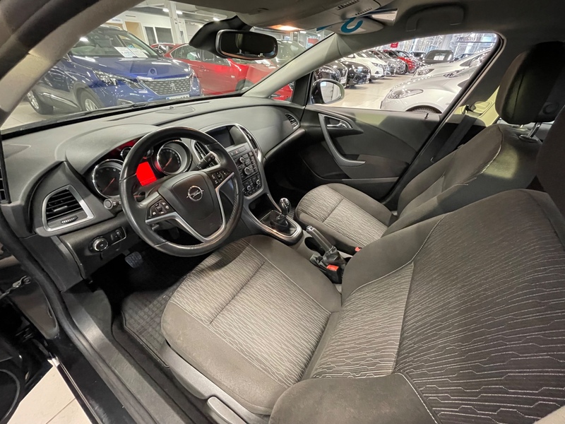 Opel Astra vaihtoauto