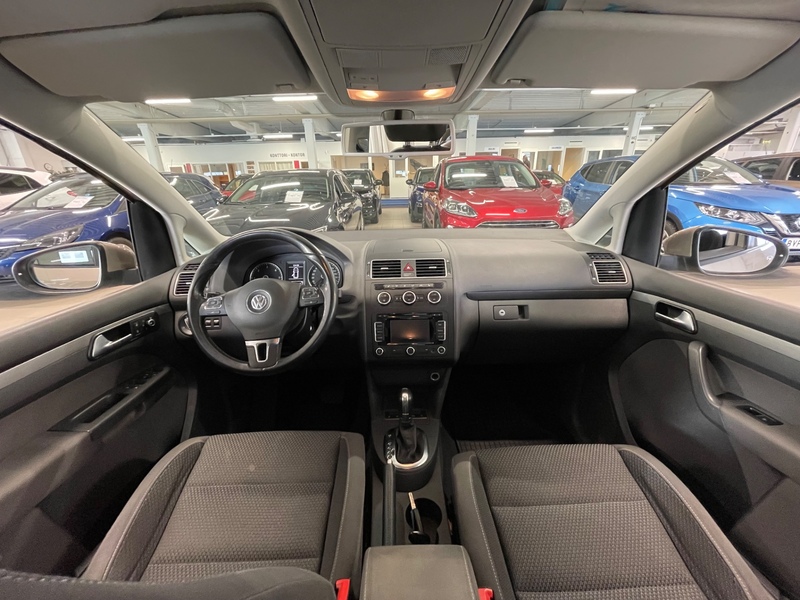 Volkswagen Touran vaihtoauto