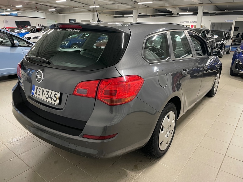 Opel Astra vaihtoauto
