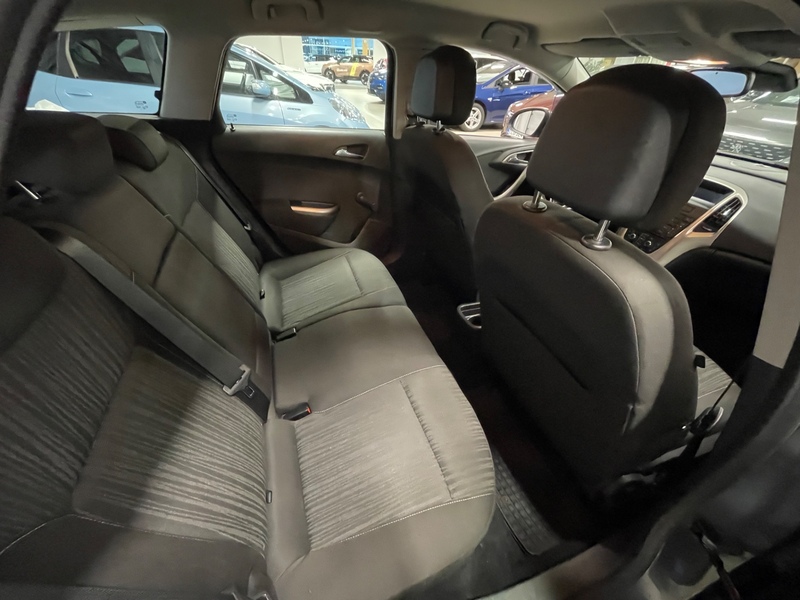 Opel Astra vaihtoauto