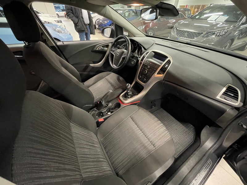 Opel Astra vaihtoauto