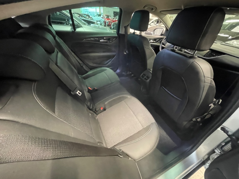 Opel Insignia vaihtoauto