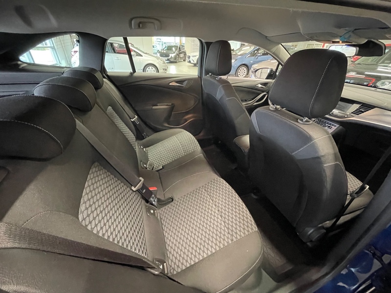 Opel Astra vaihtoauto