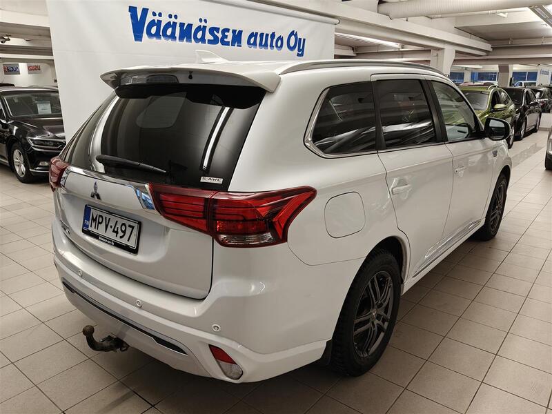 Mitsubishi Outlander PHEV vaihtoauto