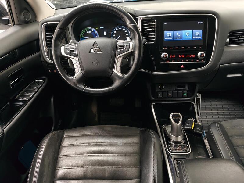 Mitsubishi Outlander PHEV vaihtoauto