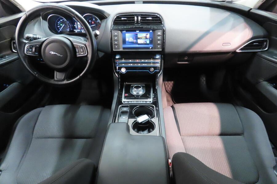 Jaguar XE vaihtoauto