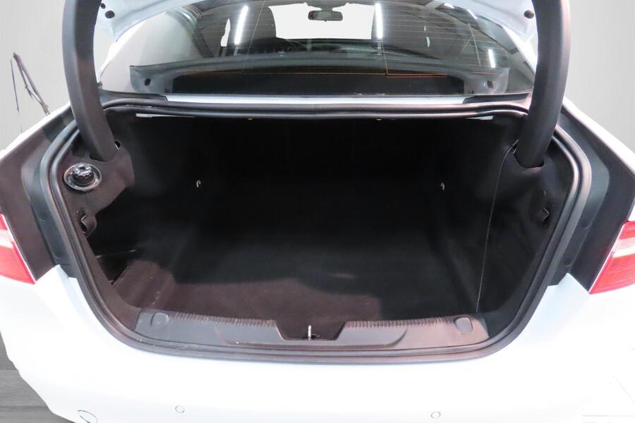 Jaguar XE vaihtoauto