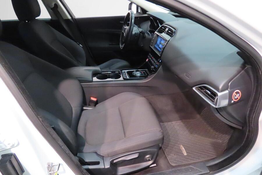 Jaguar XE vaihtoauto