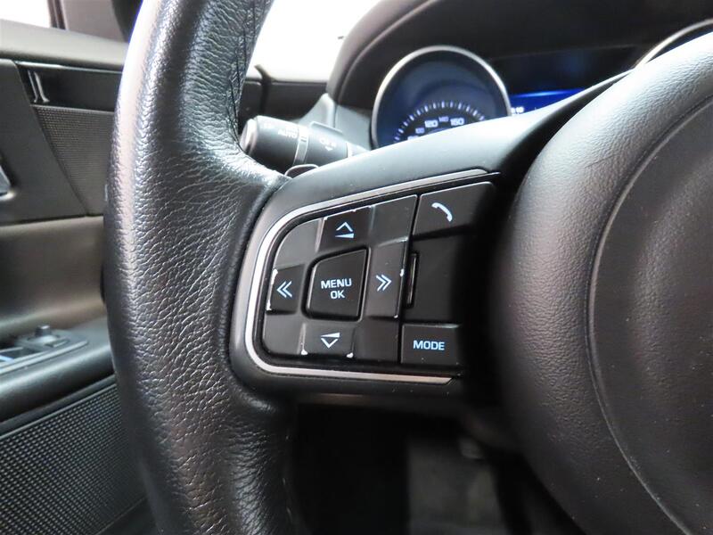 Jaguar XE vaihtoauto