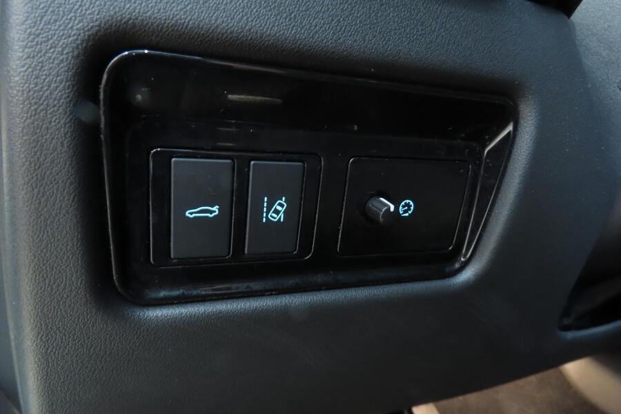 Jaguar XE vaihtoauto