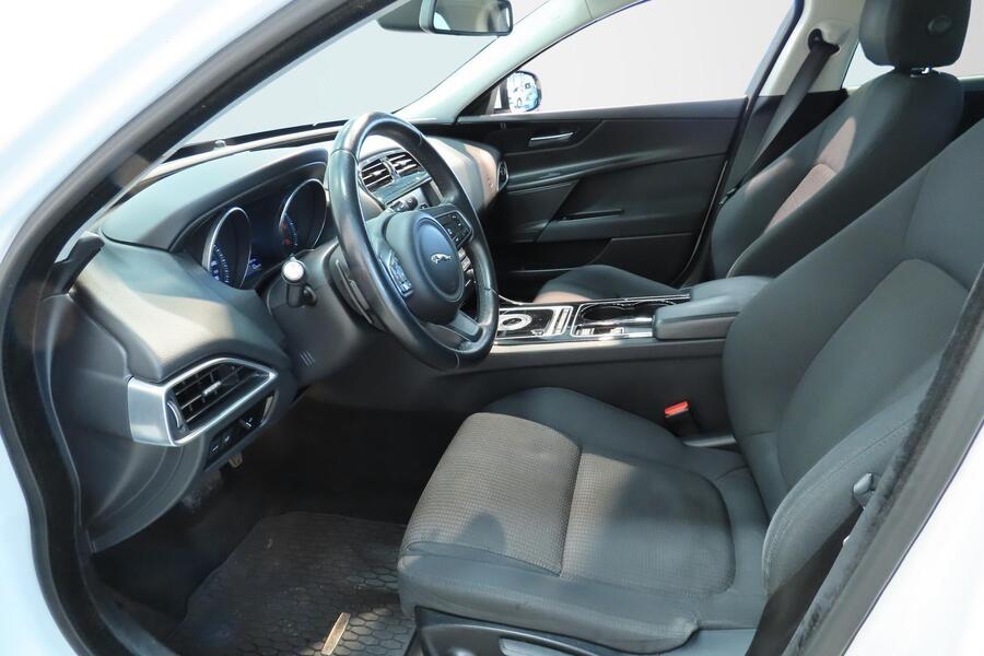 Jaguar XE vaihtoauto