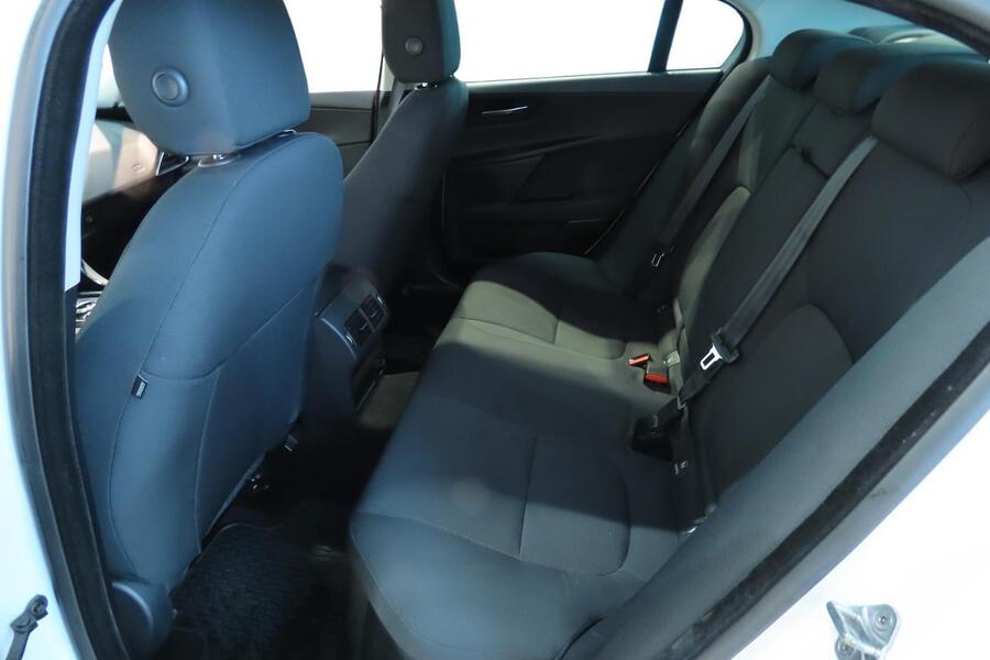 Jaguar XE vaihtoauto