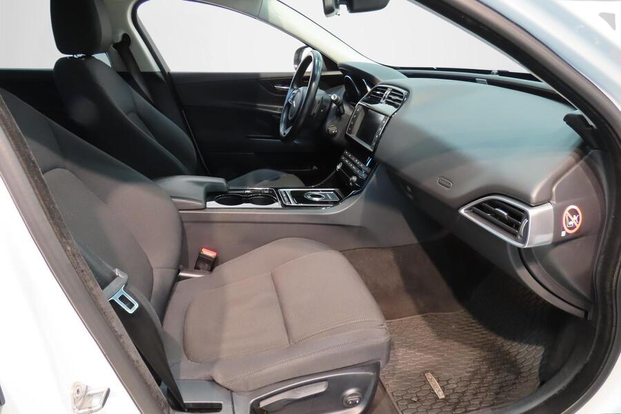 Jaguar XE vaihtoauto