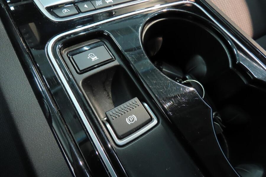 Jaguar XE vaihtoauto