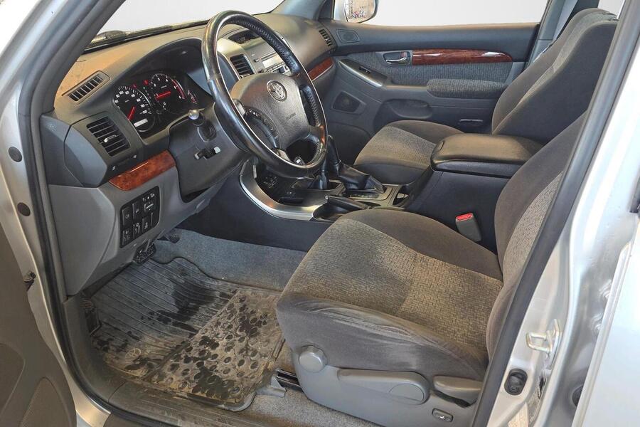 Toyota Land Cruiser vaihtoauto