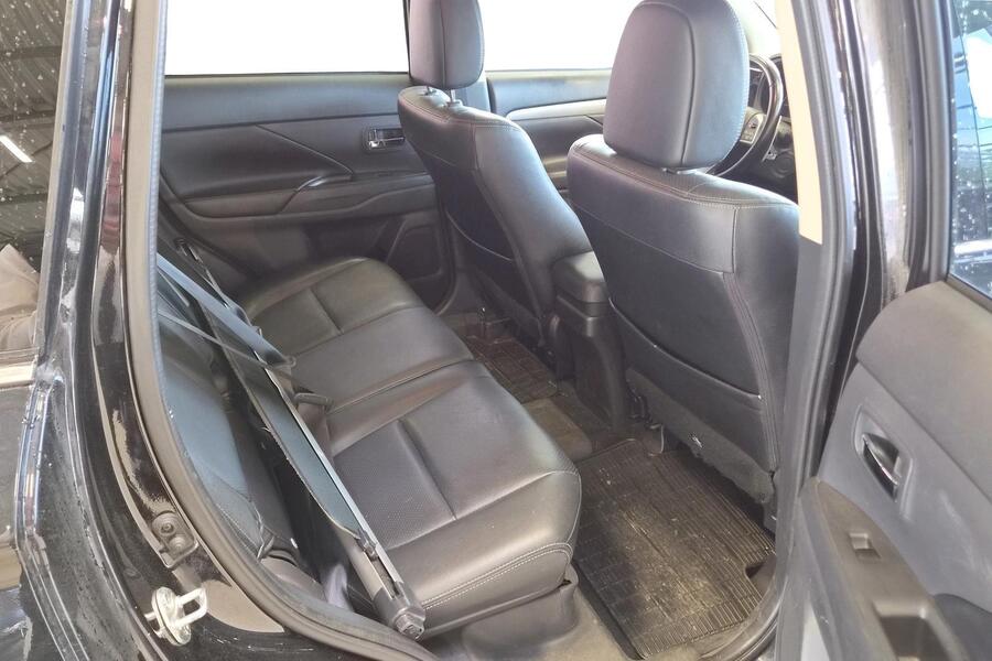 Mitsubishi Outlander PHEV vaihtoauto