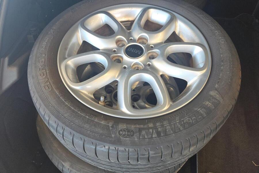 Mini Hatchback vaihtoauto