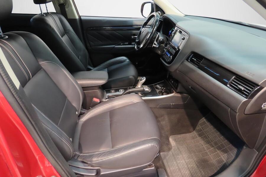 Mitsubishi Outlander PHEV vaihtoauto