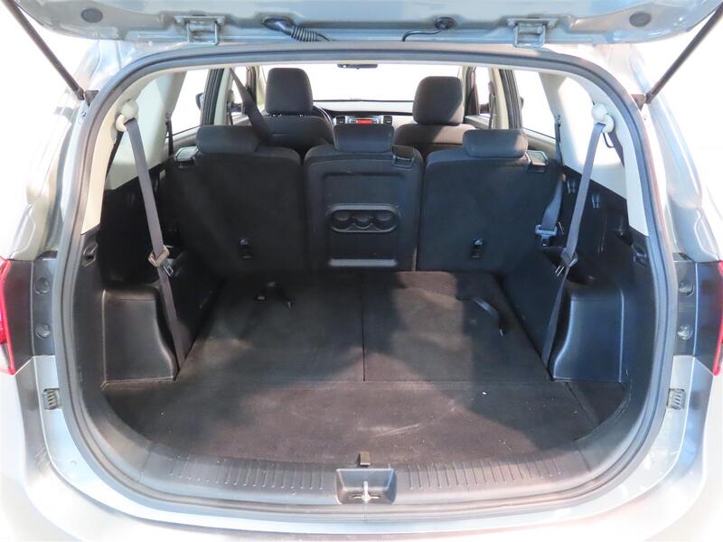 Kia Carens vaihtoauto