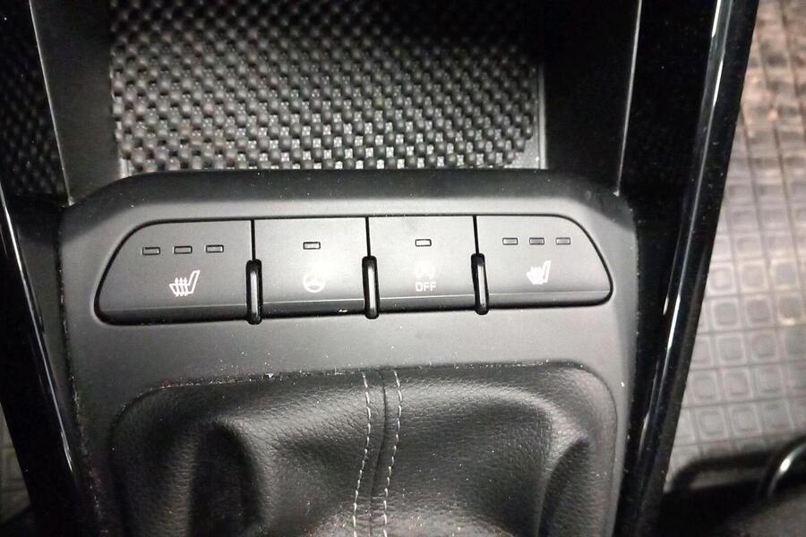 Kia Stonic vaihtoauto