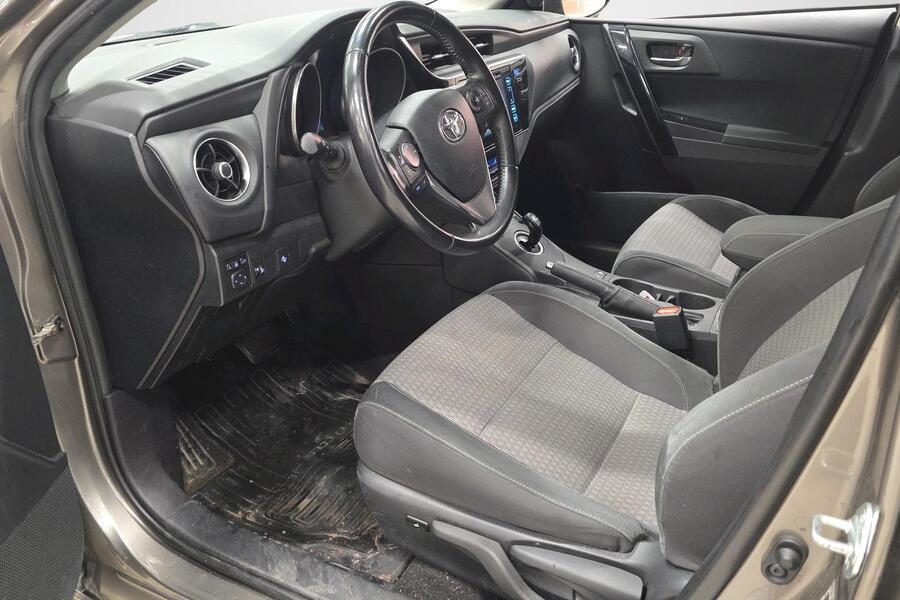 Toyota Auris vaihtoauto