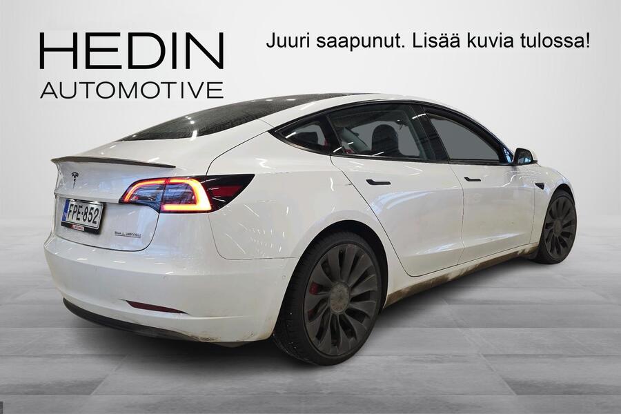 Tesla Model 3 vaihtoauto