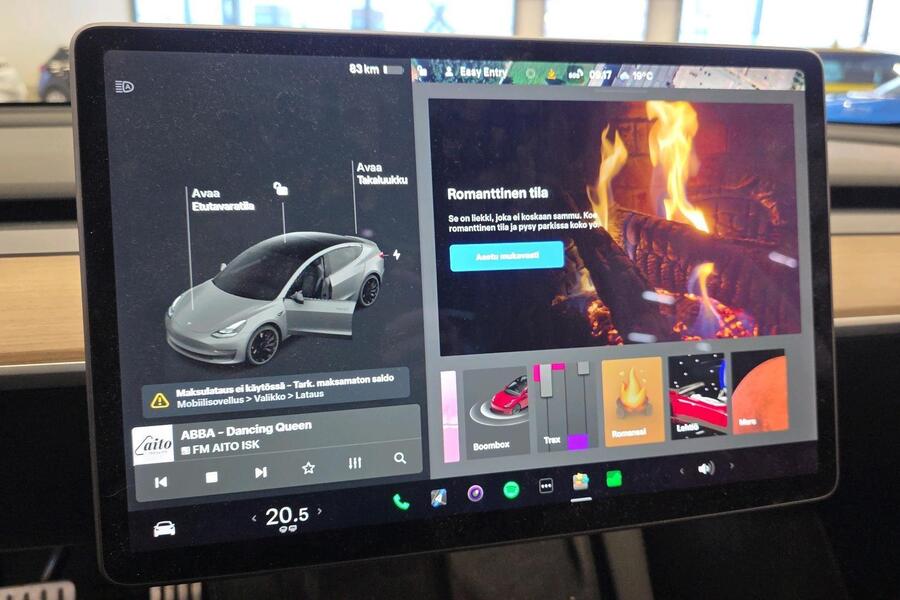 Tesla Model 3 vaihtoauto