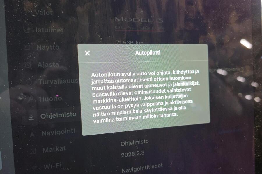 Tesla Model 3 vaihtoauto