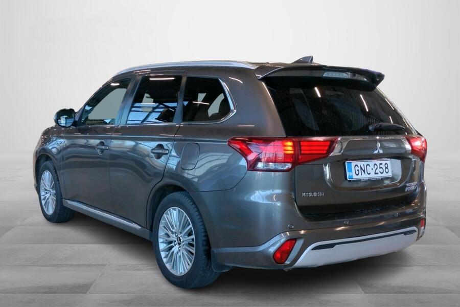 Mitsubishi Outlander PHEV vaihtoauto