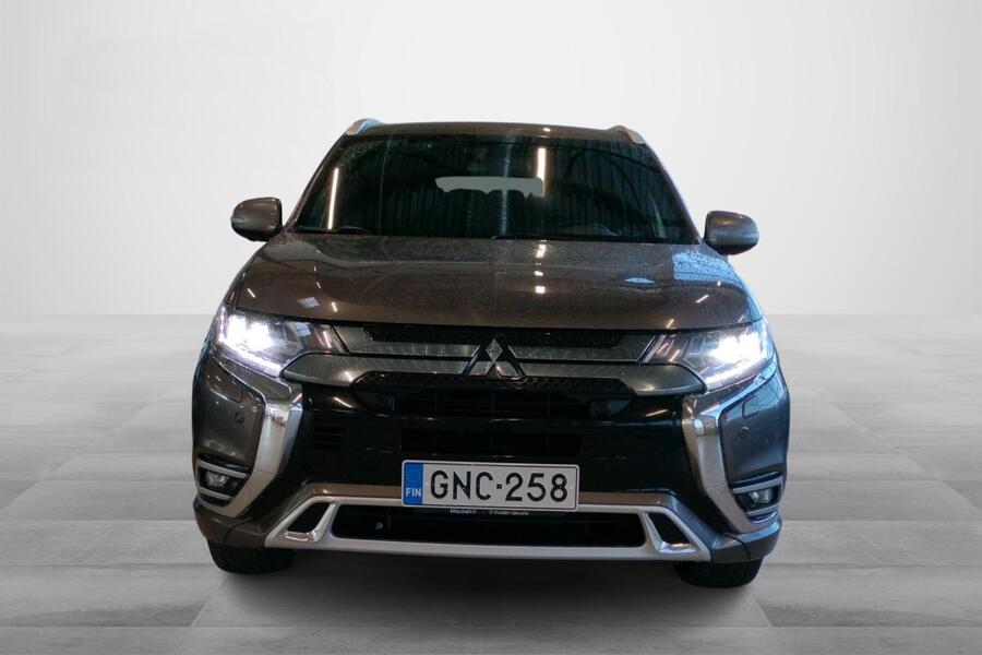 Mitsubishi Outlander PHEV vaihtoauto