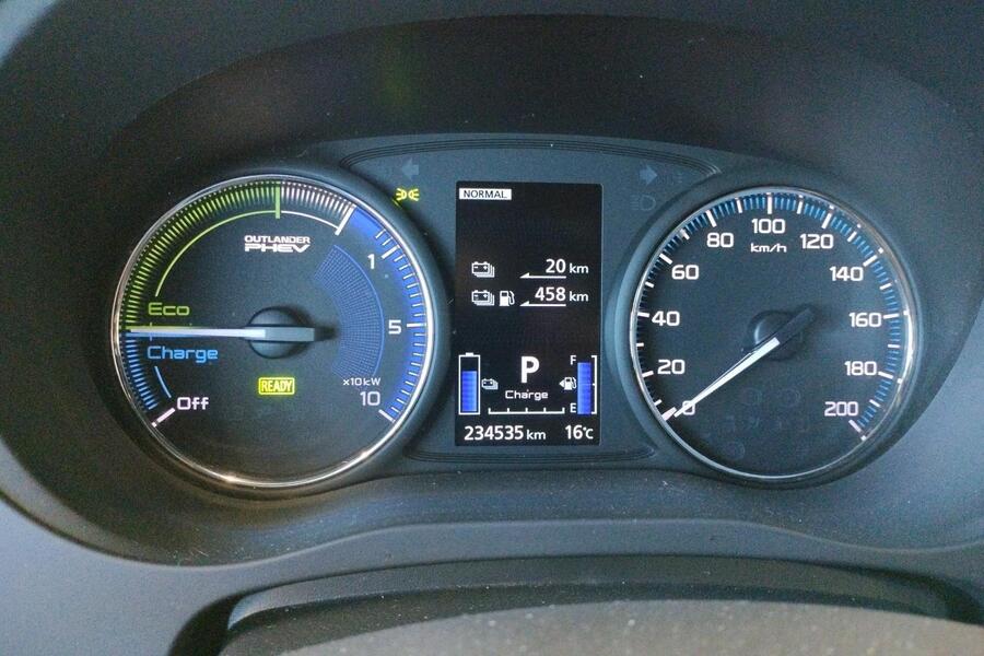 Mitsubishi Outlander PHEV vaihtoauto