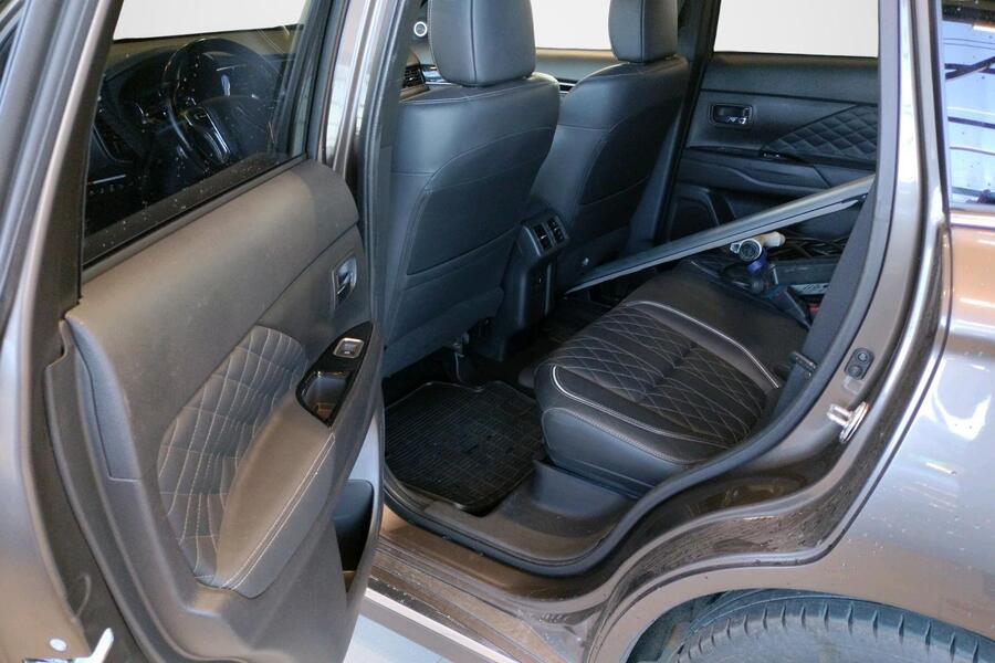 Mitsubishi Outlander PHEV vaihtoauto