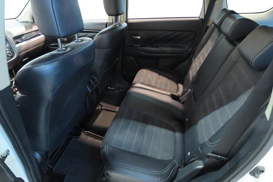Mitsubishi Outlander PHEV vaihtoauto