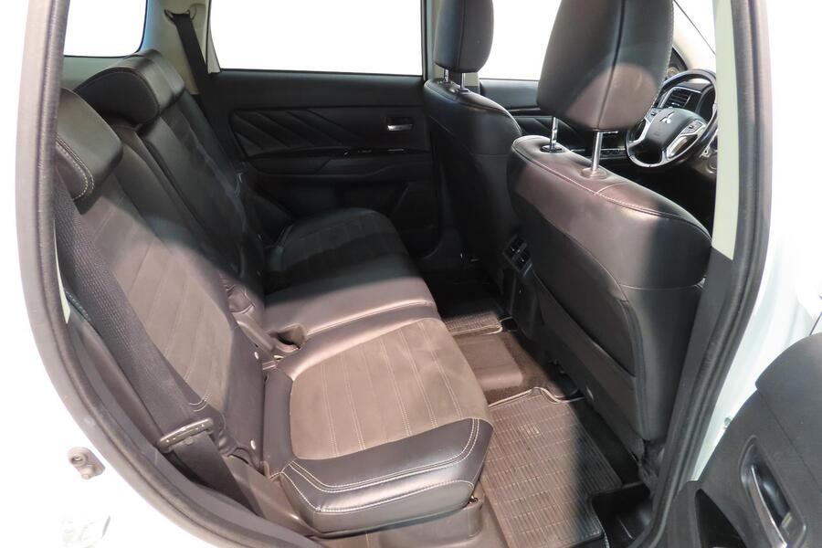 Mitsubishi Outlander PHEV vaihtoauto