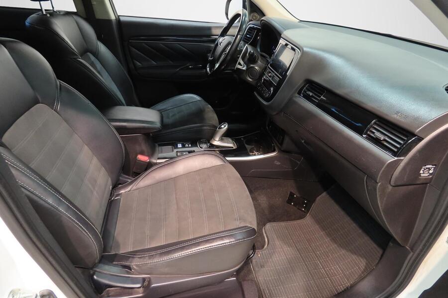 Mitsubishi Outlander PHEV vaihtoauto