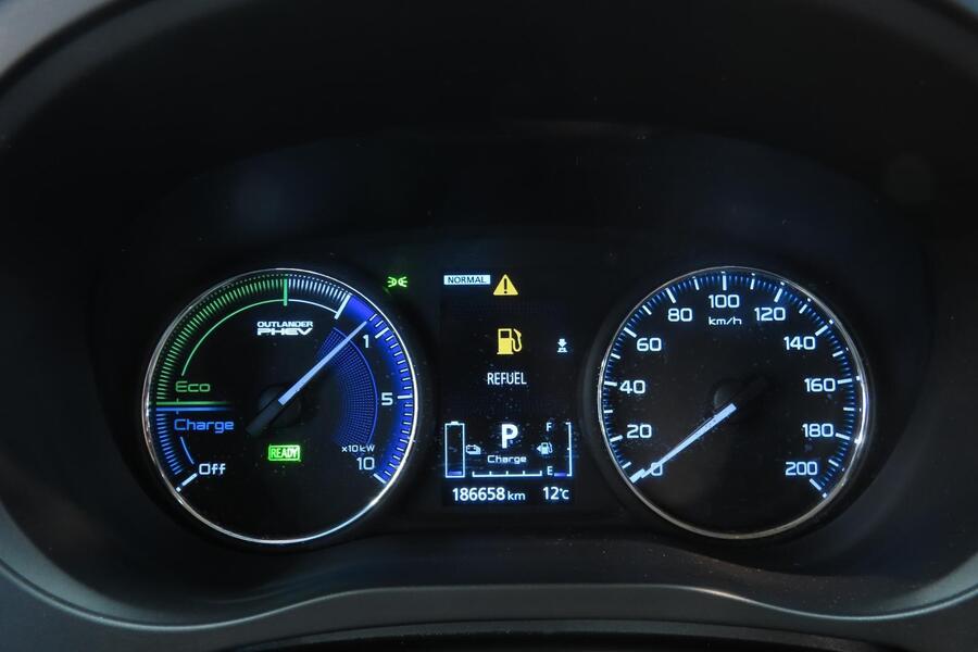 Mitsubishi Outlander PHEV vaihtoauto