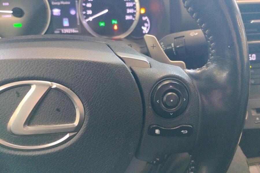 Lexus IS vaihtoauto