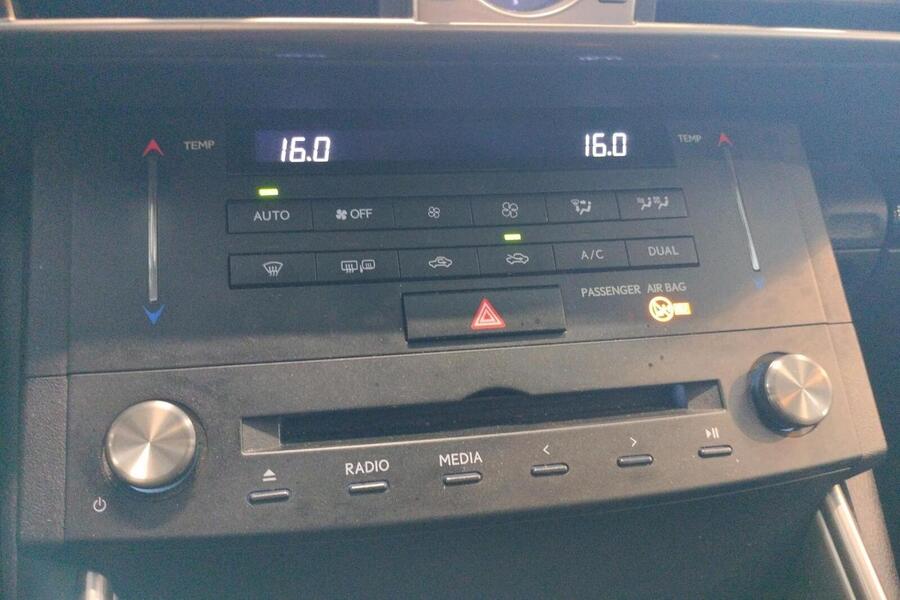 Lexus IS vaihtoauto