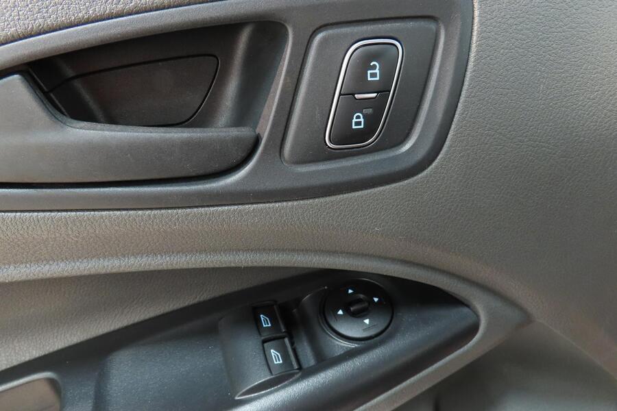 Ford Transit Connect vaihtoauto