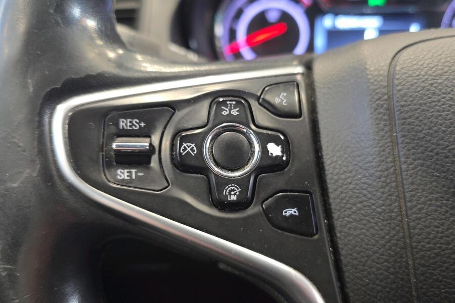 Opel Insignia vaihtoauto