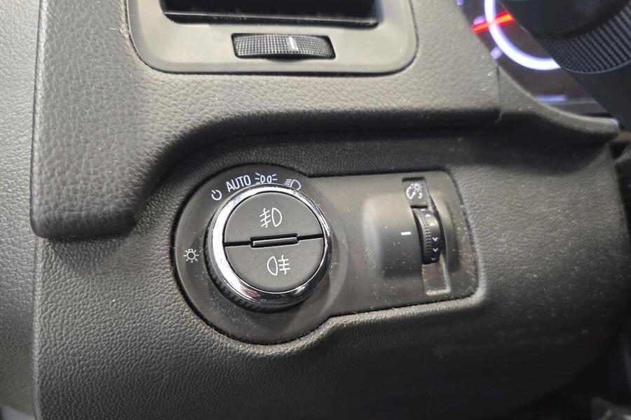 Opel Insignia vaihtoauto