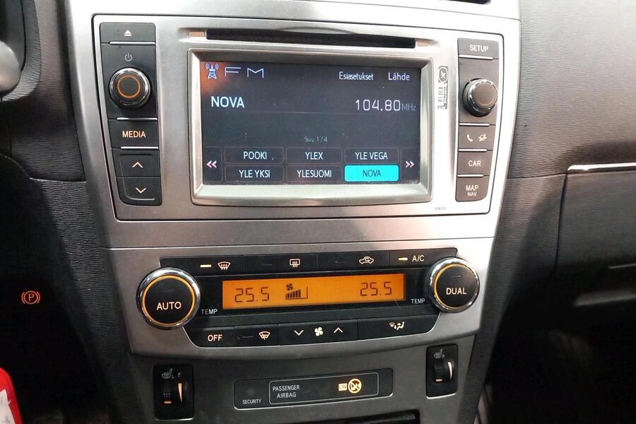 Toyota Avensis vaihtoauto