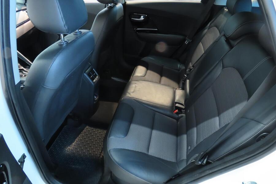 Kia Niro plug-in vaihtoauto