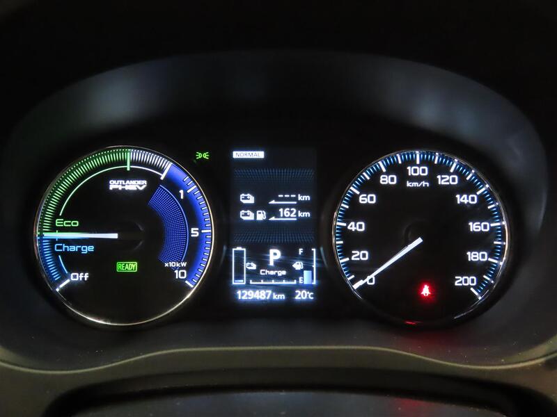 Mitsubishi Outlander PHEV vaihtoauto