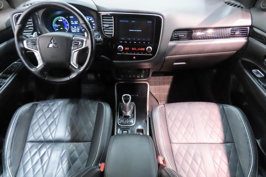 Mitsubishi Outlander PHEV vaihtoauto