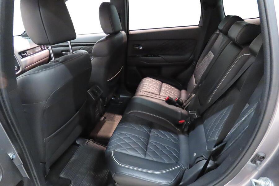Mitsubishi Outlander PHEV vaihtoauto