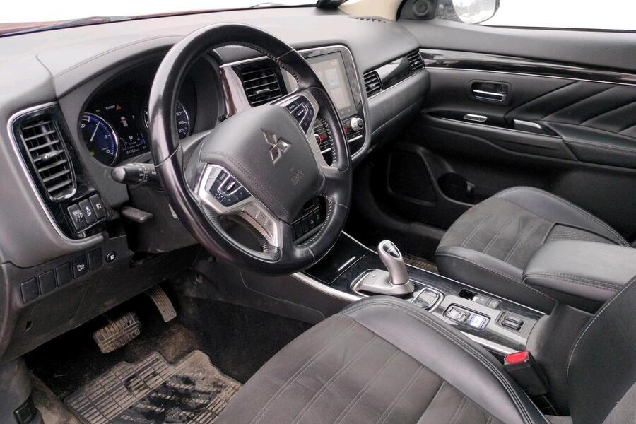 Mitsubishi Outlander PHEV vaihtoauto