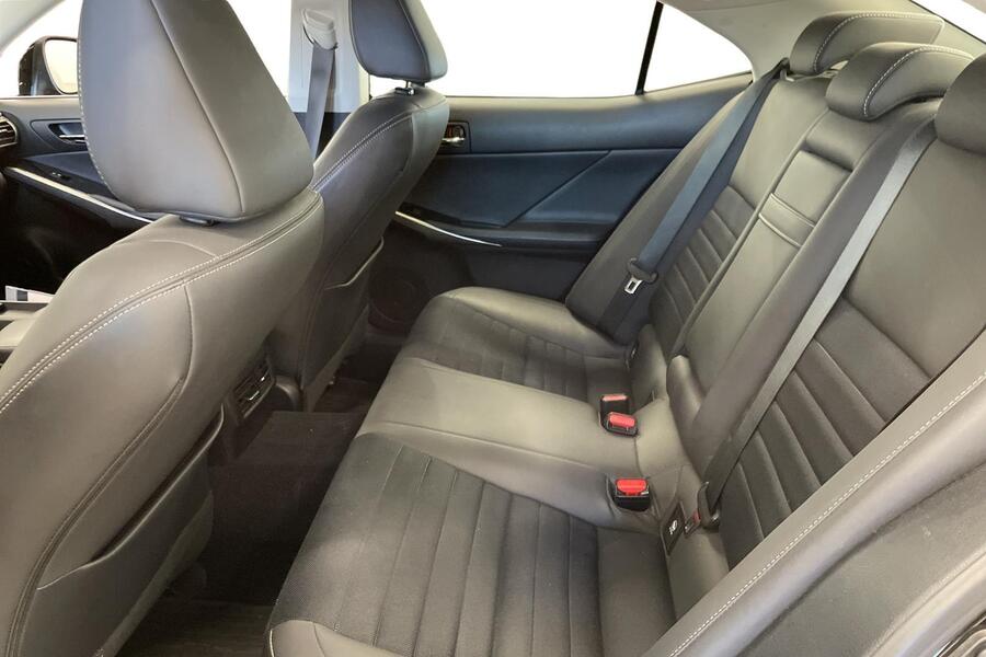 Lexus IS vaihtoauto