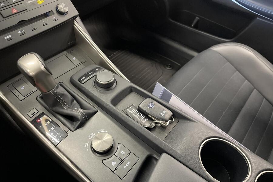 Lexus IS vaihtoauto