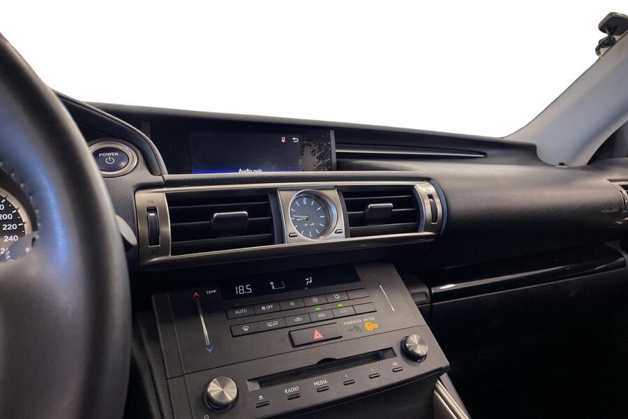 Lexus IS vaihtoauto